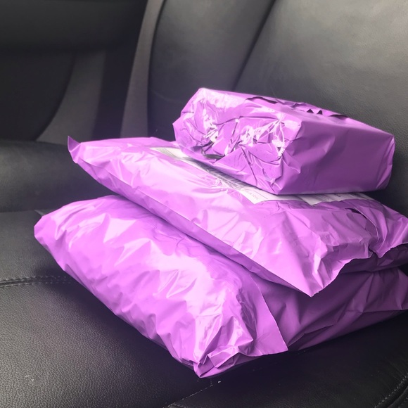 New Kid in Town - Picture 4 of 15